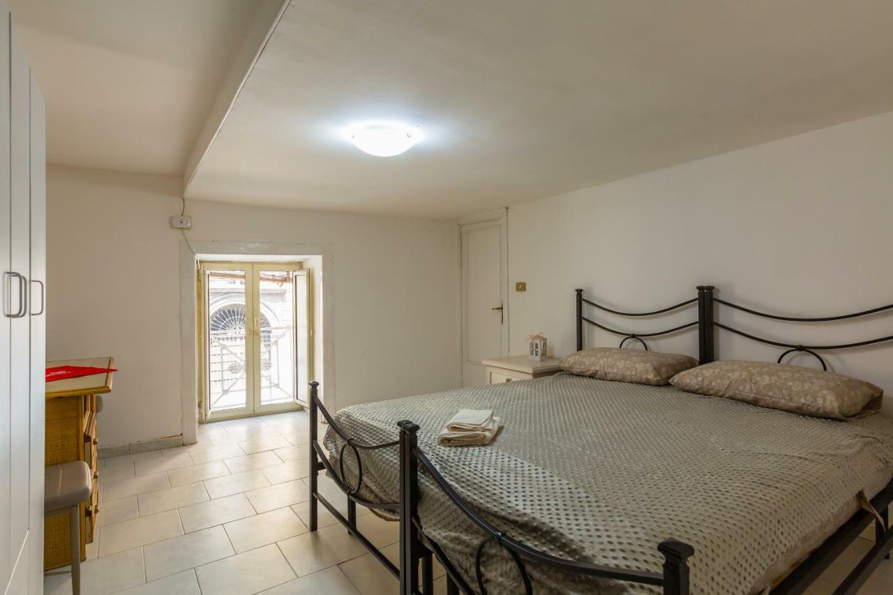 Cirillo 60 Apartment Наполи Екстериор снимка